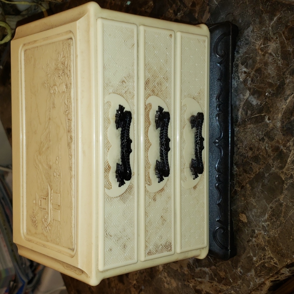 Vintage  plastic jewelry Box
